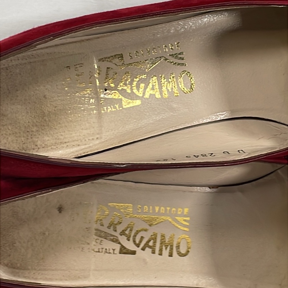 Salvatore Ferragamo Women’s Suede Flats - Picture 4 of 6
